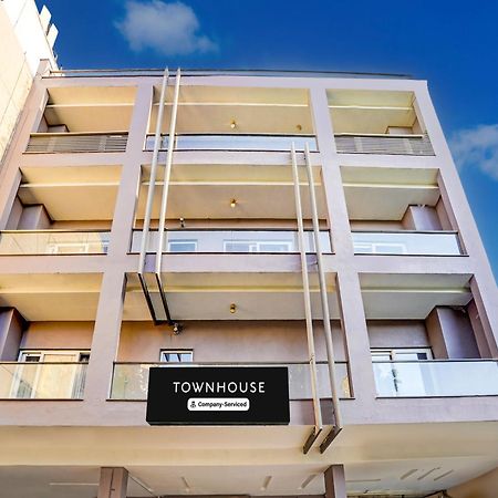 Super Townhouse Pitampura West Enclave Hotel Delhi  Exterior photo