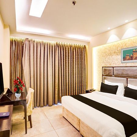 Super Townhouse Pitampura West Enclave Hotel Delhi  Exterior photo