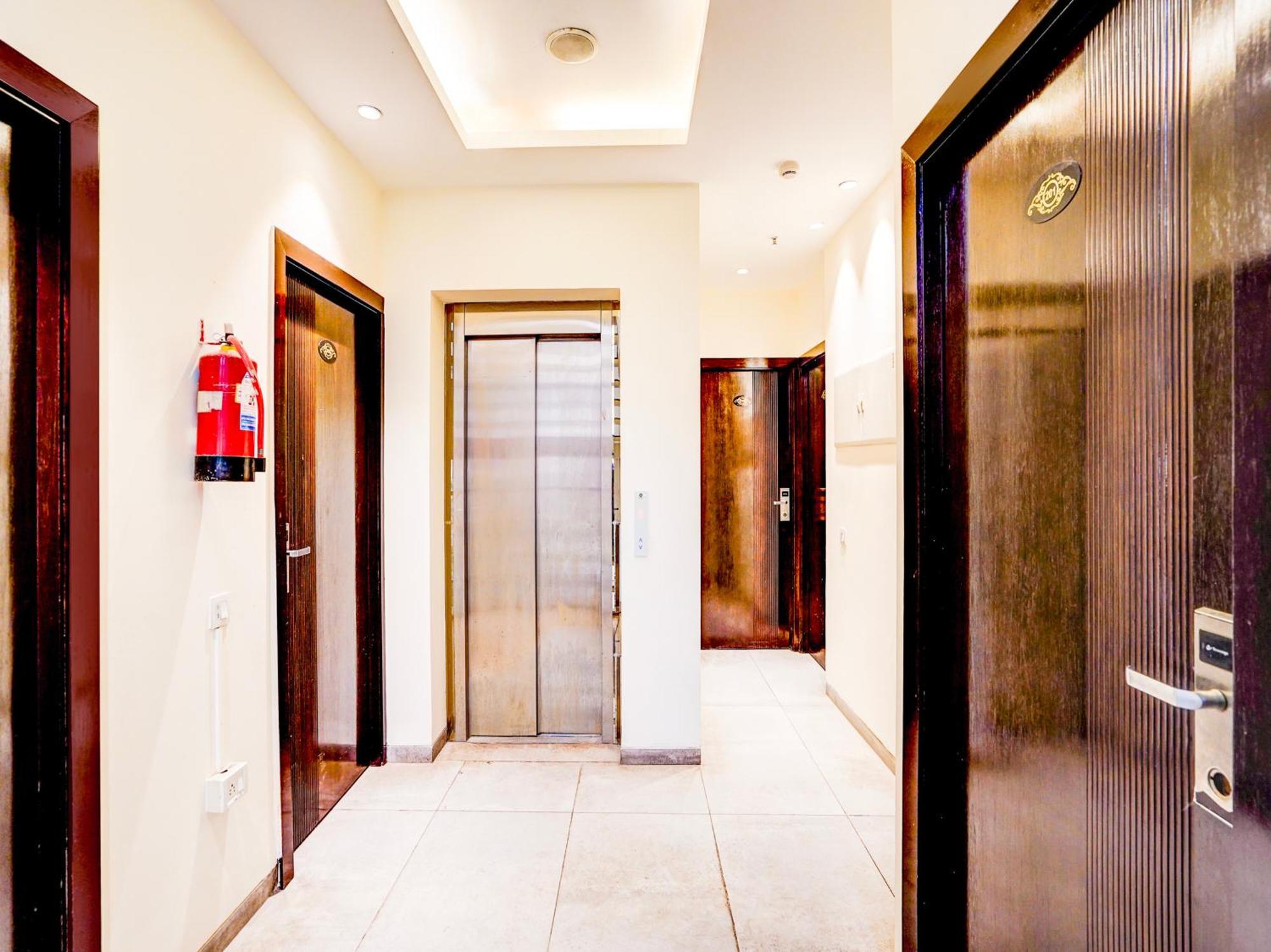 Super Townhouse Pitampura West Enclave Hotel Delhi  Exterior photo