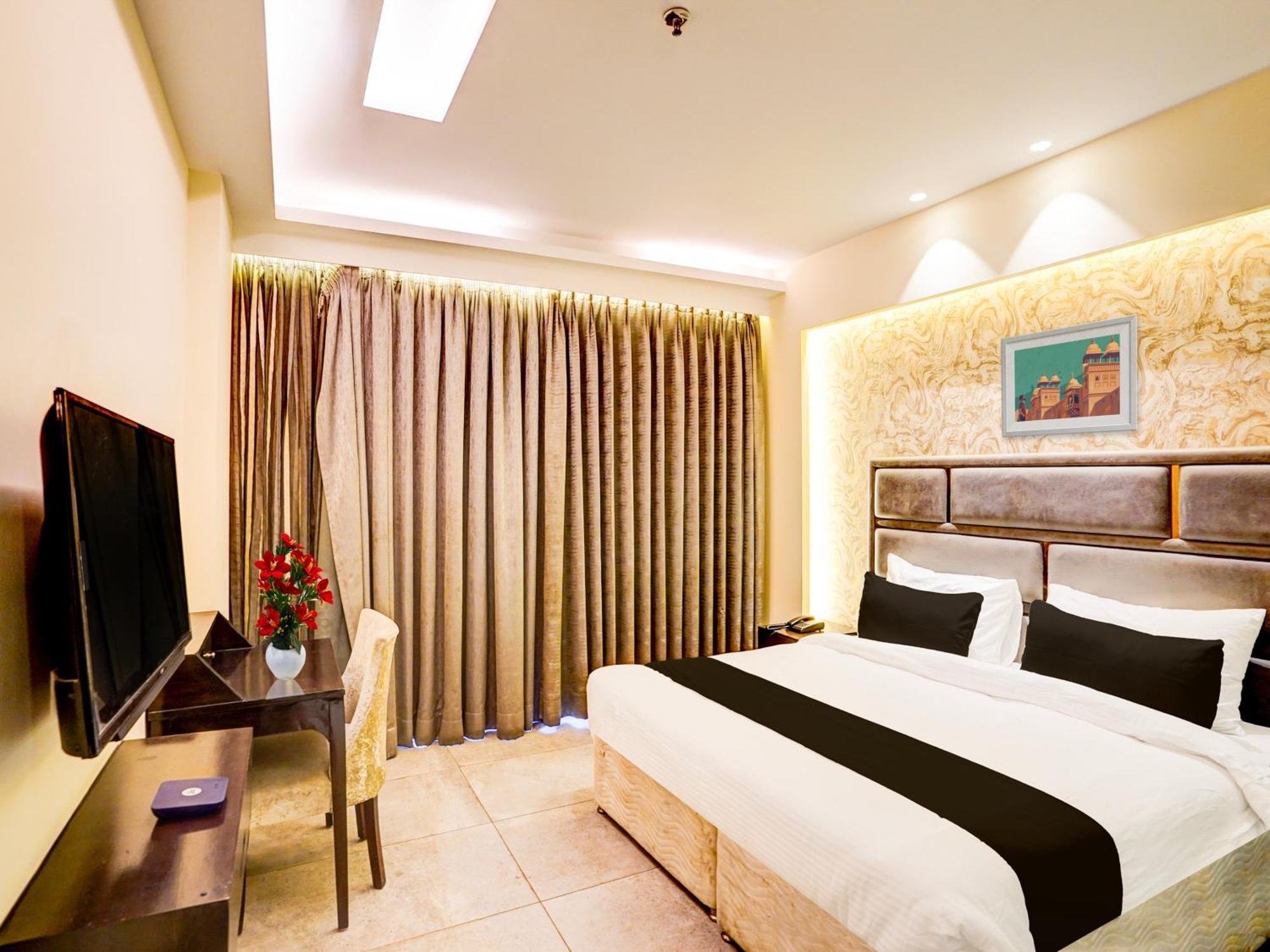 Super Townhouse Pitampura West Enclave Hotel Delhi  Exterior photo
