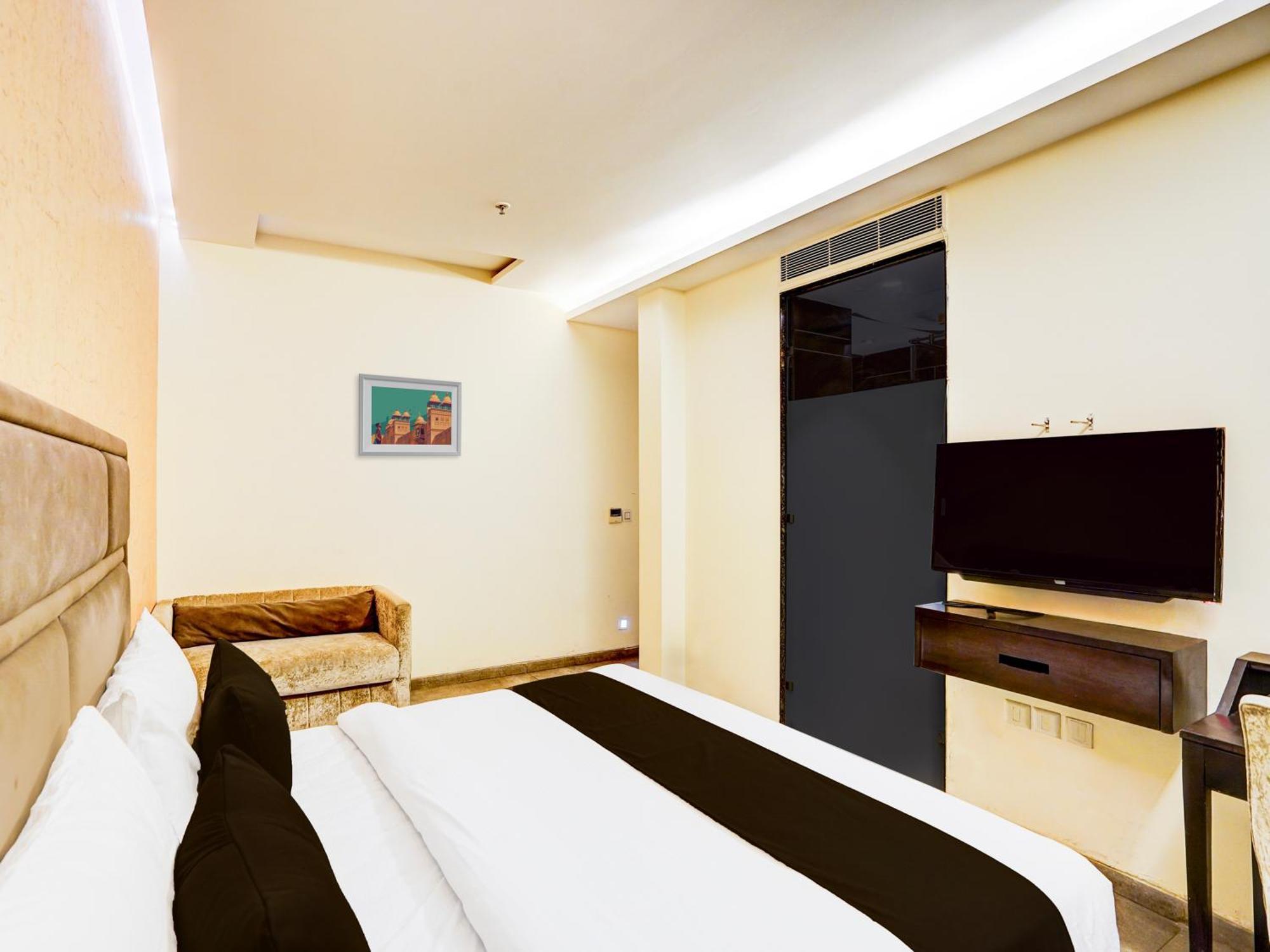 Super Townhouse Pitampura West Enclave Hotel Delhi  Exterior photo