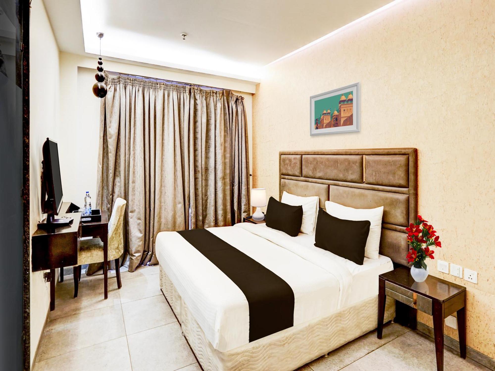 Super Townhouse Pitampura West Enclave Hotel Delhi  Exterior photo